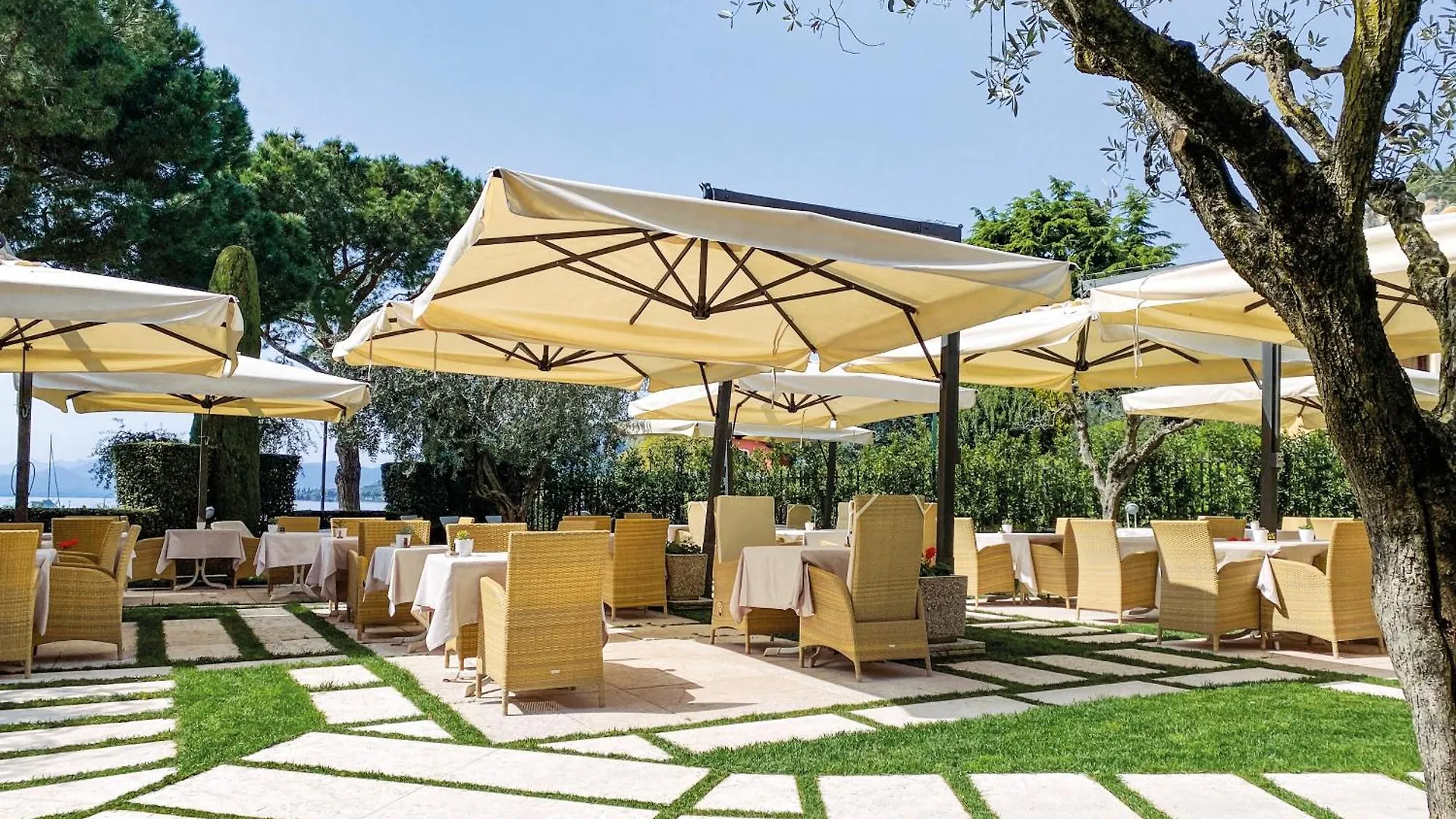 Hotel Sportsman Bardolino 4*,  Italy